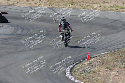 media/Apr-20-2025-AHRMA (Sun) [[393a79c373]]/Race/group 10 early race/Turn 4b/